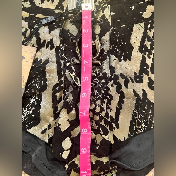 ONE TEASPOON AFRICAN NIGHT FLIGHT SIXTIES SUEDE SHORTS Size 4 *SAMPLE * NWT - Picture 14 of 14